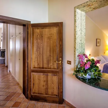 Villa Renaiola Sleeps 13 Pool Wifi *