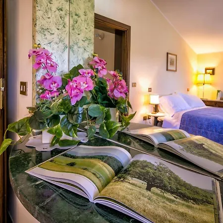 Villa Renaiola Sleeps 13 Pool Wifi *